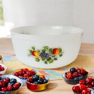 Arcopal Fruits de France large milk glass serving bowl, Vintage, 70s, Casserole